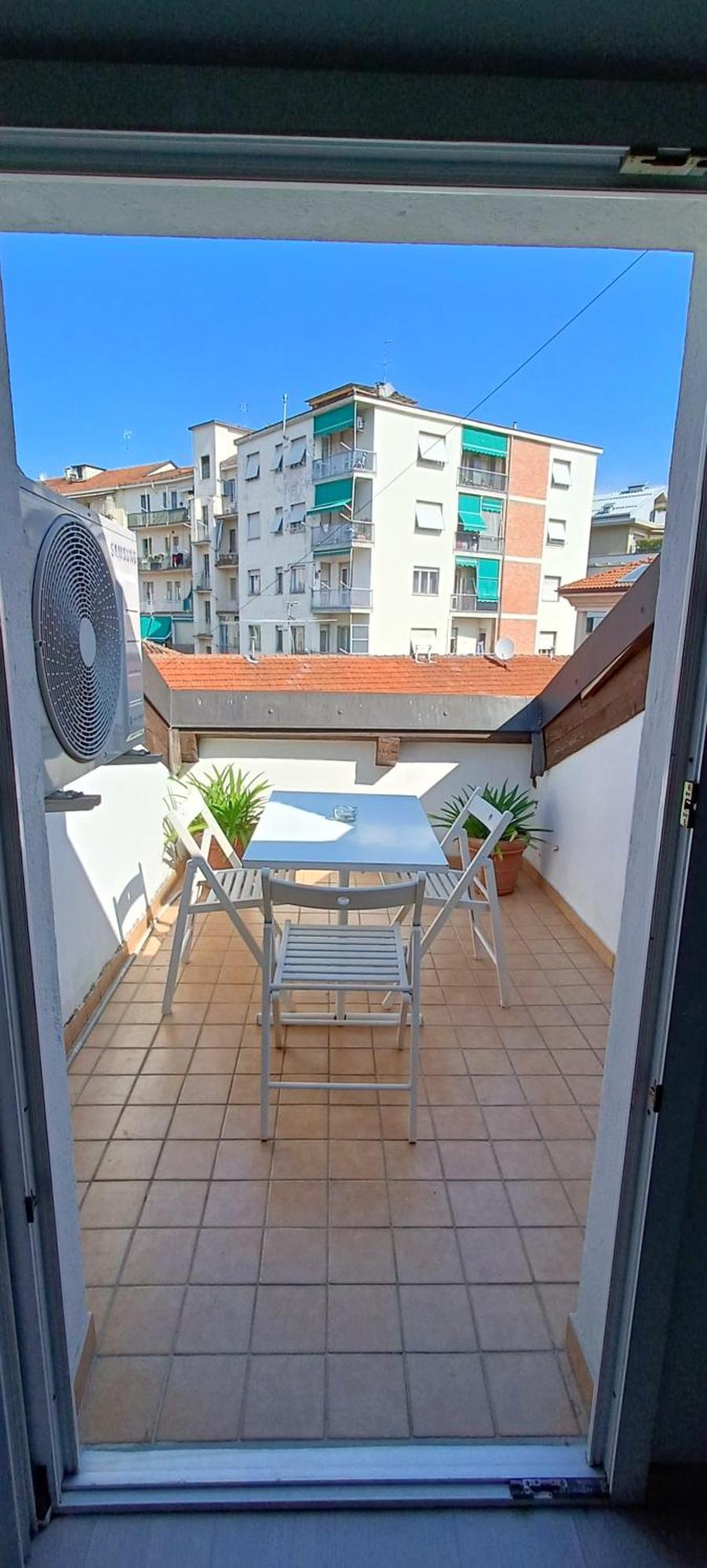 Centro Storico-Mansarda Verde Con Terrazzino E A/C 아스티 외부 사진